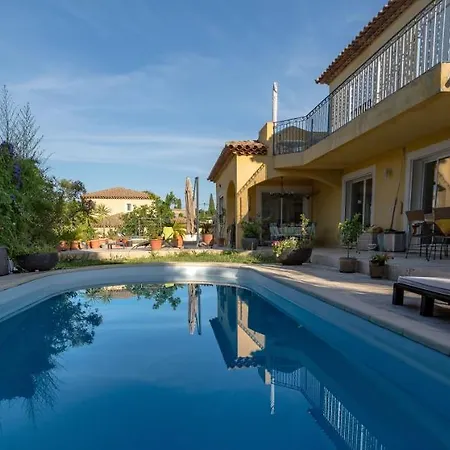 De La Terre Blanche Apartment